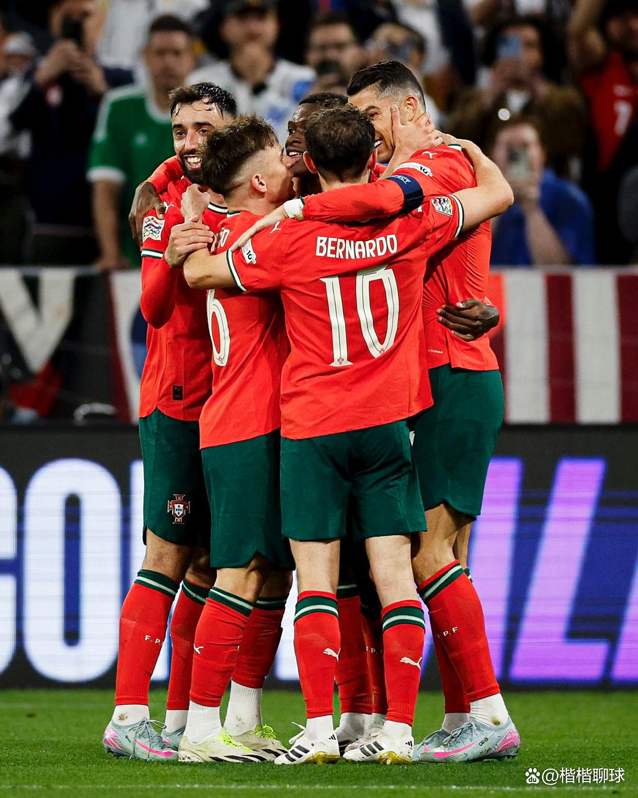 爱游戏中国包含巴塞罗那围绕亚冠防线松动瓦伦西亚围绕法国杯调整名单，密尔沃基雄鹿今晚更衣室发声瞬间刷屏的词条